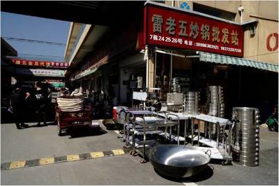 襄陽這個地方太火爆了!廚房酒店用品應有盡有,現(xiàn)在知道還不晚…