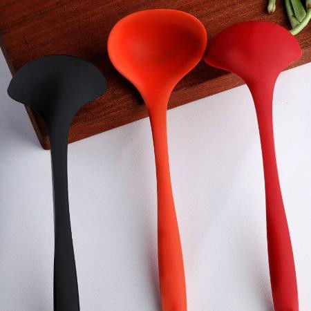 工廠直發(fā)食品級硅膠勺子家用湯勺廚房用品耐高溫?zé)o毒不黏米易清洗